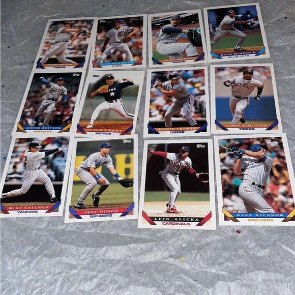 1️⃣9️⃣9️⃣3️⃣TOPPS BASEBALL ⚾️CARDS - Picture 8 of 10